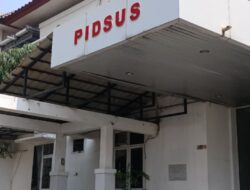 Akhir Drama Dua Kali Mangkir, Arinal Djunaidi Akhirnya Menyerah ke Kejati Lampung