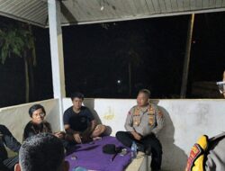 Kala Kapolres Way Kanan, AKBP Didik Kurnianto Larut Dalam Hangatnya Pos Ronda