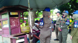 Sat Pol PP Lampura Beri Teguran Parkir Liar Rumah Makan Seruit Ibu Meli