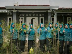 Aksi Keren PKK dan Diskominfotiksan Pesisir Barat, Sulap Limbah Dapur Jadi Pupuk Estetik