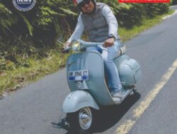 Melepas Jas, Memacu Mesin Kanan, Sisi “Asik” Dedi Andrianto di Atas Vespa