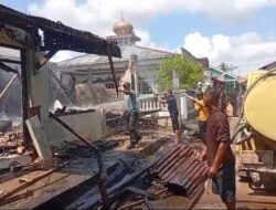 Kebakaran Hanguskan Rumah dan Toko di Kalirejo, Kerugian Ditaksir Ratusan Juta Rupiah