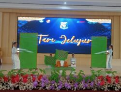 Tarian Jelujur Meriahkan Pelepasan 307 Siswa SMPN 7 Kotabumi 