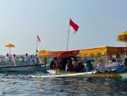 KRESEK-KRESEK OMBAK BAWA BERKAH, NGUMBAI LAWOK DAN PARADE PERAHU HIAS FESTIVAL 