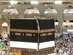 Sentuhan Magis di Tanah Suci, Kiswah Ka’bah Berganti Sambut 1 Muharram 1448 Hijriah