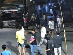 Viral Video CCTV Aksi Kelompok Pemuda Saling Serang Pakai Sajam Di Teluk Betung Timur