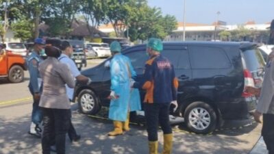 Misteri Mobil Dinas Bersimbah Darah di Bandara Juanda, Mayat Wanita Membusuk Warga Bangkalan Madura