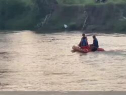 Dua Remaja Hilang Terseret Arus Sungai Way Sekampung, Pringsewu Saat Tolong Rekannya