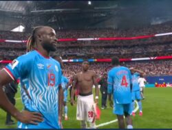 Kandas di Tangan Sang Kapten, Kongo Angkat Koper, The Three Lions Melenggang ke 16 Besar