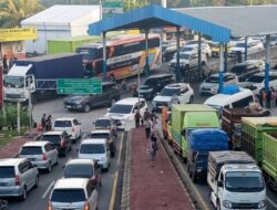 Sistem Ferizy Lumpuh Total, Ratusan Kendaraan Terjebak Berjam-jam Di Pelabuhan Bakauheni