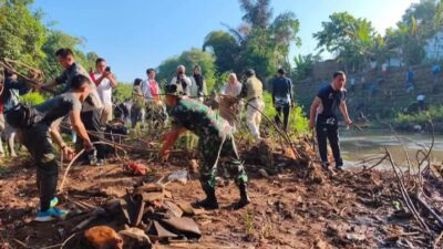 Bersihkan Ikon Sejarah, Kodim 0412 Lampung Utara Gelar Aksi “Radin Inten Asri” di Way Sesah