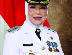 Kabar Tangkap Tangan KPK, Bupati Sukoharjo Etik Suryani Diamankan