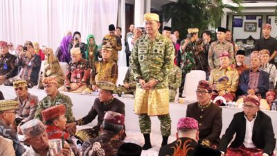 Pulang ke Tanah Kelahiran, Pangdam XXI/Radin Inten Resmi Sandang Gelar Pangeran Satria Negara