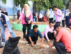 Pemkab Lampung Utara Bersihkan Stadion Sukung