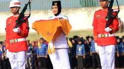 Pesona dan Ketenangan di Balik Suksesnya Pengibaran Bendera, Kisah Almira Assyifa, Pembawa Baki Upacara HUT RI di Lampung Utara