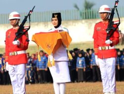 Pesona dan Ketenangan di Balik Suksesnya Pengibaran Bendera, Kisah Almira Assyifa, Pembawa Baki Upacara HUT RI di Lampung Utara