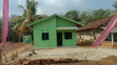Transformasi Nyata TMMD ke-129 Kodim 0412 Lampung Utara, Senyum Lebar Suwardi Huni Rumah Impian Berwarna Hijau TNI