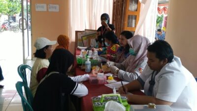 Puskesmas Mider Madukoro Sambangi Warga Sawo Jajar