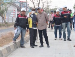 Gubernur Rahmat Mirzani Tinjau Proyek Jalan Metro–Kota Gajah