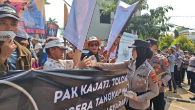 Polisi Disiagakan Kawal dan Jaga Kondusifitas Unras LSMB di Depan Kejati Lampung