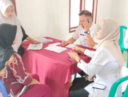 Jemput Bola di Bumi Abung Surakarta, Puskesmas Tatakarya Gelar Layanan Kesehatan Gratis untuk Warga Desa Karya Sakti