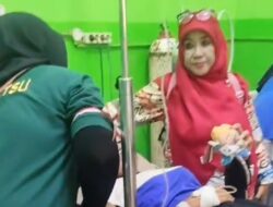 Diduga Kelelahan, Belasan Siswi Tumbang Pingsan di Lomba Gerak Jalan HUT ke-81 RI Lampung Utara