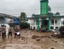 Kantor Pemkab Solok Porak Poranda Diterjang Banjir Bandang