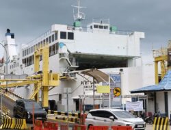Anak Krakatau Siaga III, ASDP Pastikan Penyeberangan Bakauheni – Merak Tetap Normal dengan Protokol Abu Vulkanik