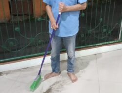 Abu Vulkanik Anak Gunung  Krakatau Sampai ke Bandar Lampung, Debu dan Perih di Mata