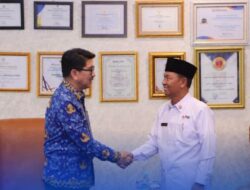 Mantan Bupati Budi Utomo Temui Bupati Lampung Utara Hamartoni Ahadis