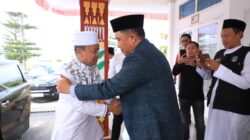Bupati Parosil Mabsus Sambut Kedatangan Ustad Das’ad Latif di Lambar