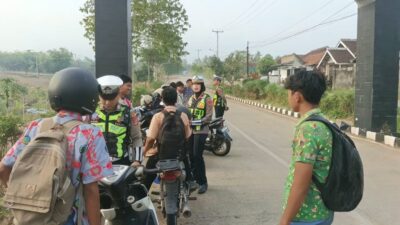 Penertiban Lalu Lintas di Jalinbar Gedong Tataan, Delapan Pemotor Kena Tilang ETLE Handheld