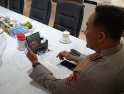 Saat Kapolri Sapa Iptu M. Agus Setiawan dan Ucapkan Terimakasih Kepada Jajaran Polri  Dalam Penanganan Karhutla