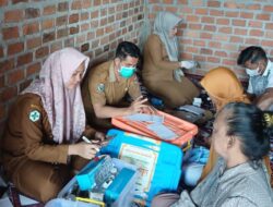 Jemput Bola Layanan Kesehatan Gratis, Puskesmas Batu Nangkop Boyong Tim Medis Gempur Desa Ratu Jaya