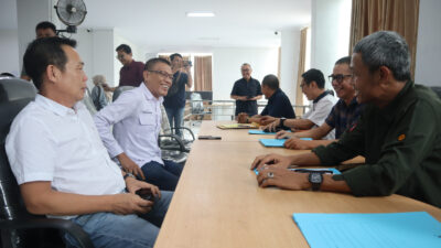 Wirahadikusumah dan Adi Kurniawan Resmi Ambil Formulir Pendaftaran Bakal Calon Ketua PWI dan DK Lampung Periode 2026-2031
